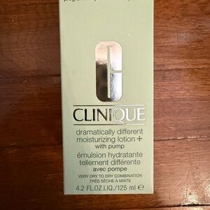 NEW! Clinique Dramatically Different Moisturizing Lotion+™ with pump 4.2 ounces